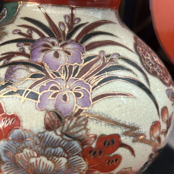 Vintage Japanese Green and white ceramic cookie jar vase with gold accents 13" - Picture 6 of 16